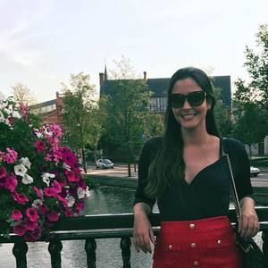 Meet your Posher, Fernanda